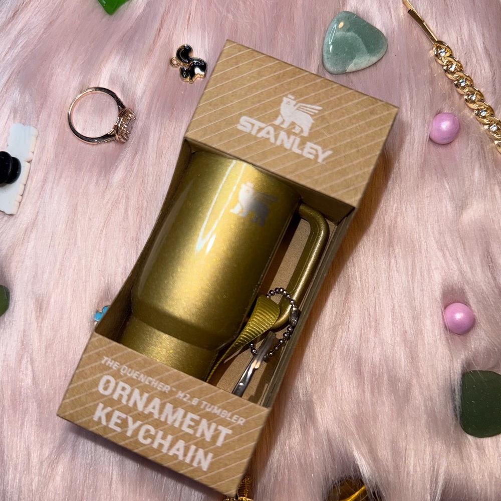 Stanley The Quencher H2.0 Tumbler 4 Keychains. The entire collection NIB - Picture 6 of 16
